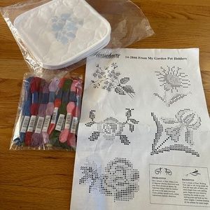 NWT Herrschners Cross Stitch Kit Potholders From My Garden Set of 5
